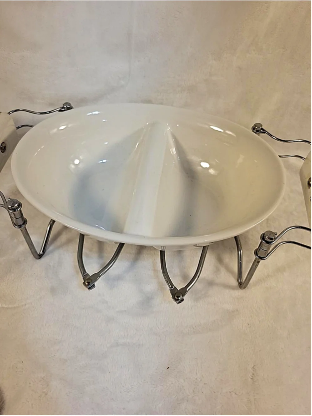 Pfaltzgraff Grapevine 10” 2-Section Divided Server with Metal Rack